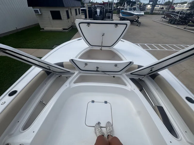 Slide: The Image of Tidewater 2500 Carolina Bay 2021 - 16