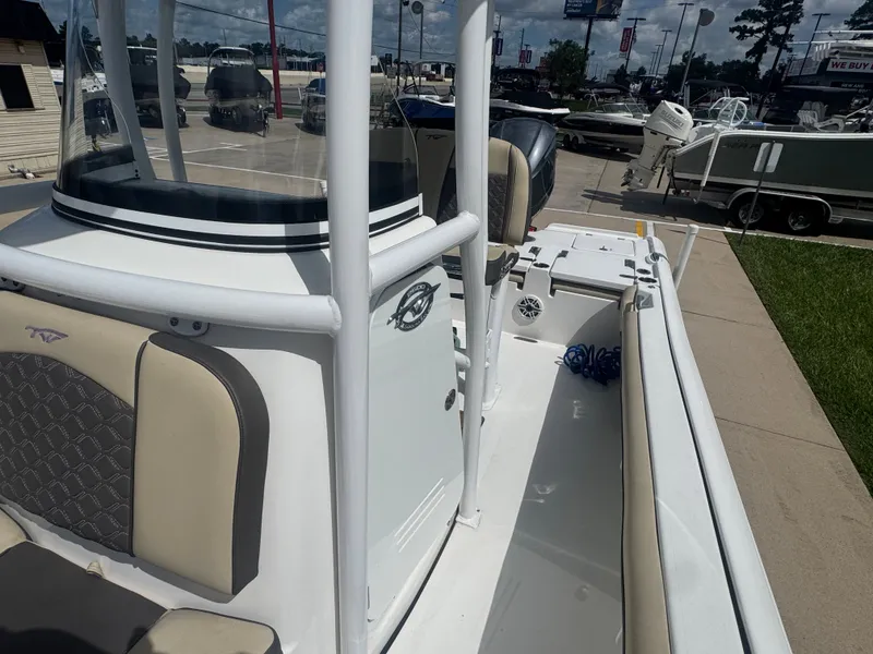 Slide: The Image of Tidewater 2500 Carolina Bay 2021 - 19