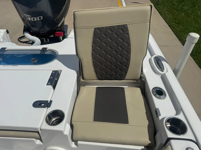 Slide: The Image of Tidewater 2500 Carolina Bay 2021 - 29