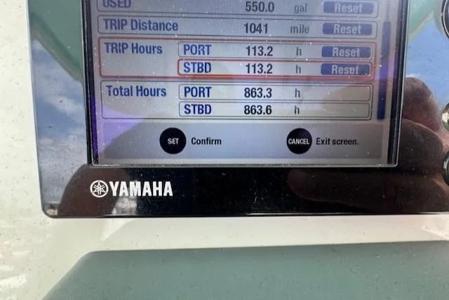 Slide: The Image of Yamaha display showing trip and total hours for Cobia 296 Center Console, 2015 model. - 39