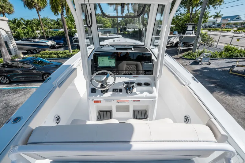 Slide: The Image of Sea Hunt Ultra 275 SE 2026 - 19