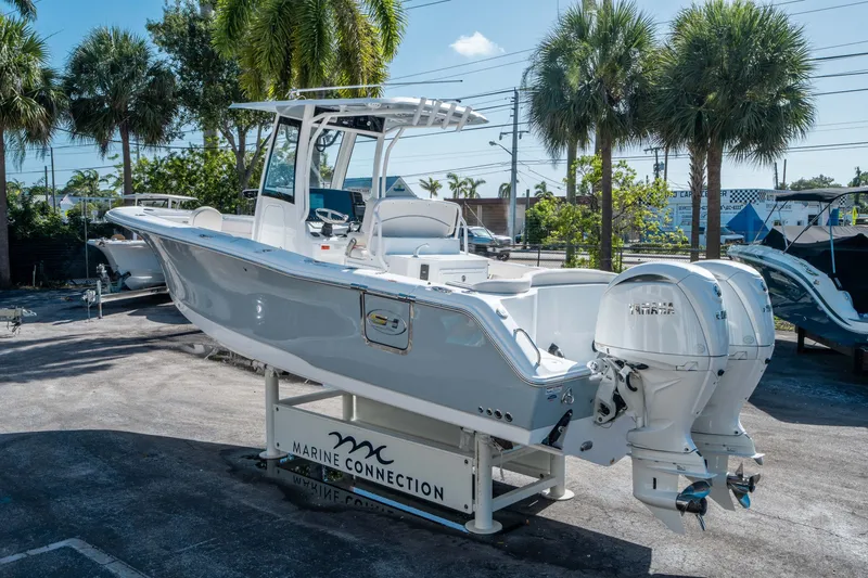 Slide: The Image of Sea Hunt Ultra 275 SE 2026 - 4