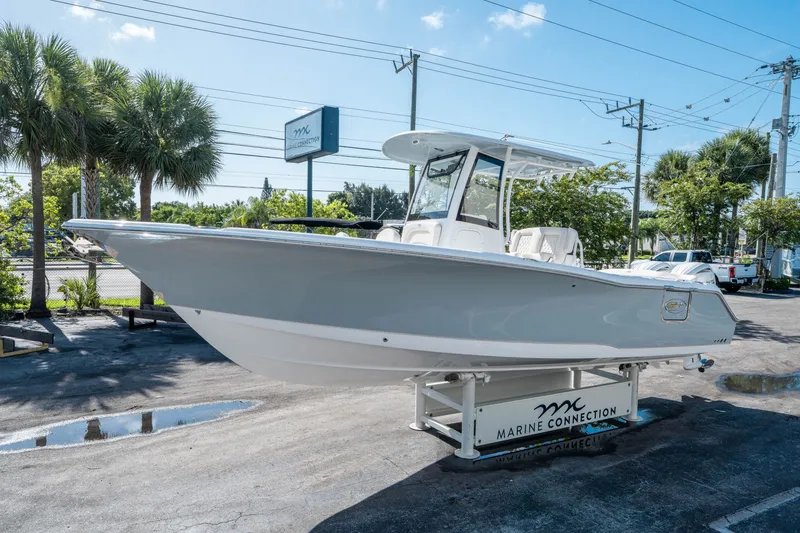 Slide: The Image of Sea Hunt Ultra 275 SE 2026 - 6