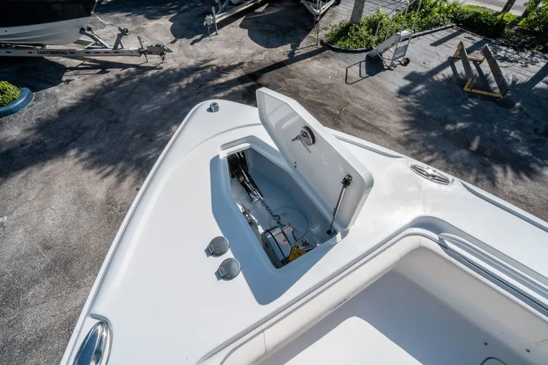 Slide: The Image of Sea Hunt Ultra 275 SE 2026 - 30