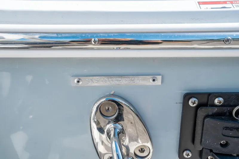 Slide: The Image of Sea Hunt Ultra 275 SE 2026 - 34