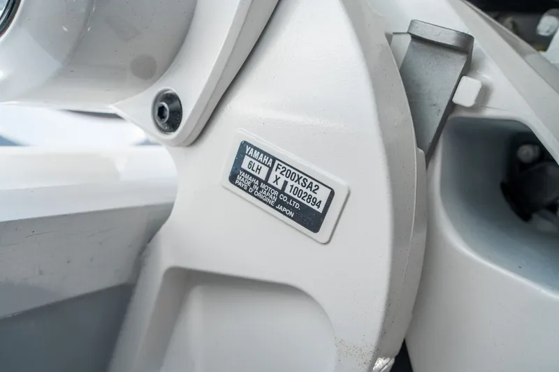 Slide: The Image of Sea Hunt Ultra 275 SE 2026 - 33