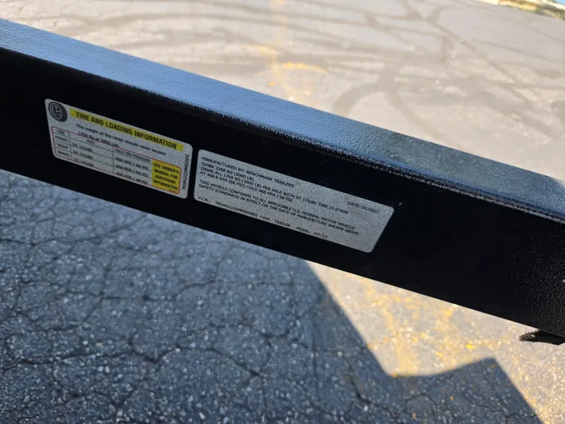 Slide: The Image of Label on Godfrey SWEETWATER 2286 SFL 2021 trailer, showing tire and loading information. - 8