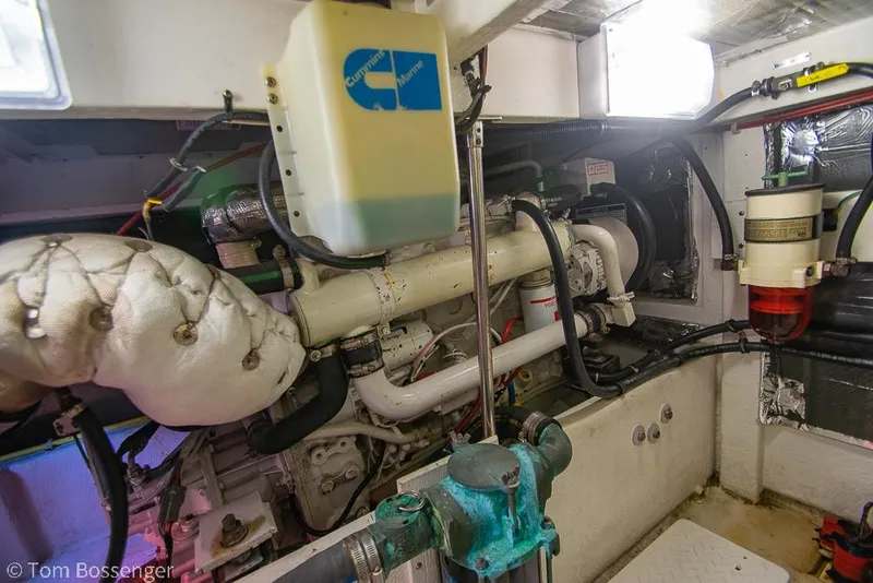 Slide: The Image of Bayliner 3988 Motoryacht 2002 - 60