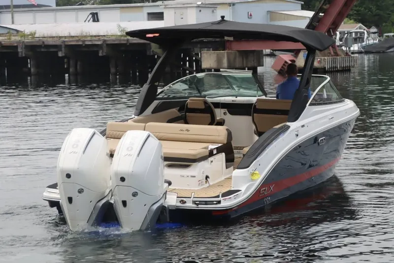 Slide: The Image of Sea Ray 280SXO 2026 - 2