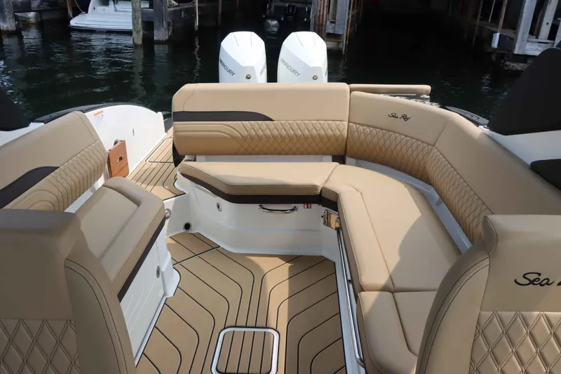 Slide: The Image of Sea Ray 280SXO 2026 - 24
