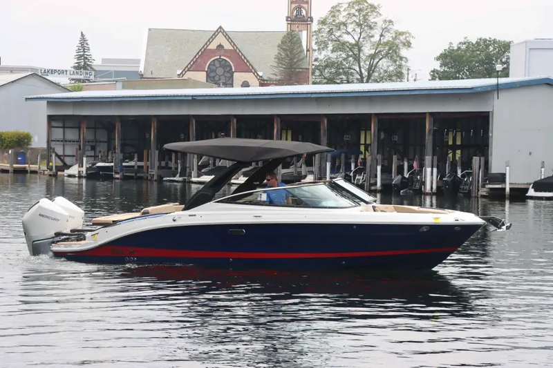 Slide: The Image of Sea Ray 280SXO 2026 - 5