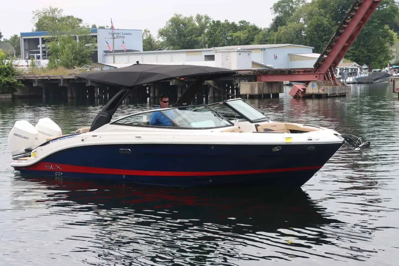 Slide: The Image of Sea Ray 280SXO 2026 - 6