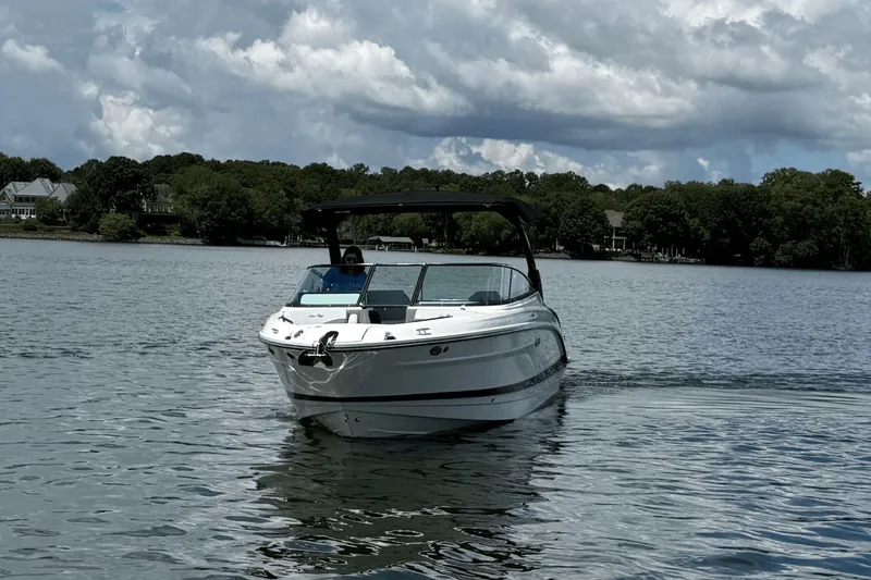 Slide: The Image of Sea Ray SLX 280 2026 - 6