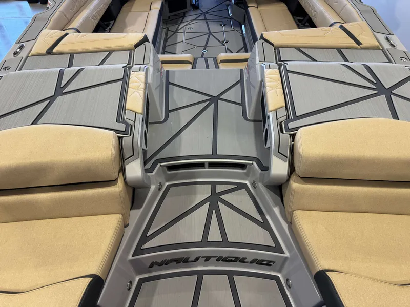 Slide: The Image of Nautique Super Air Nautique G25 Paragon 2026 - 10