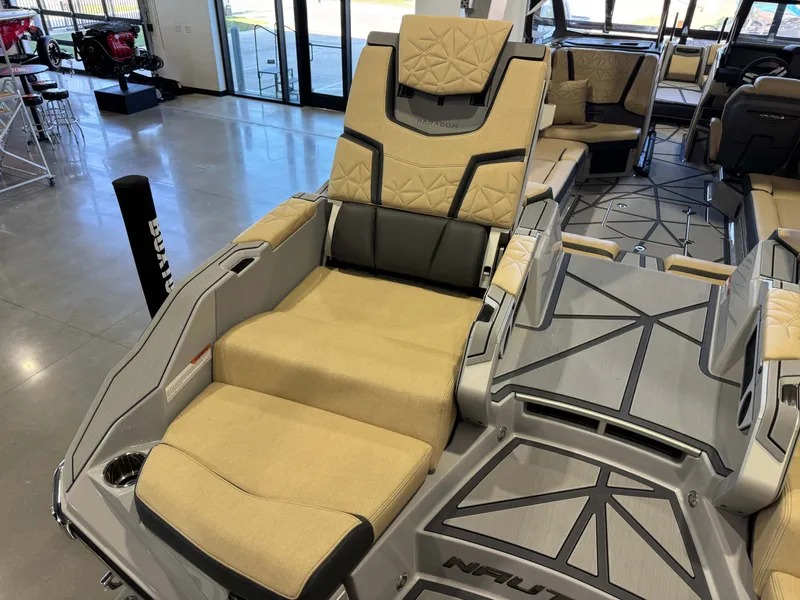 Slide: The Image of Nautique Super Air Nautique G25 Paragon 2026 - 15