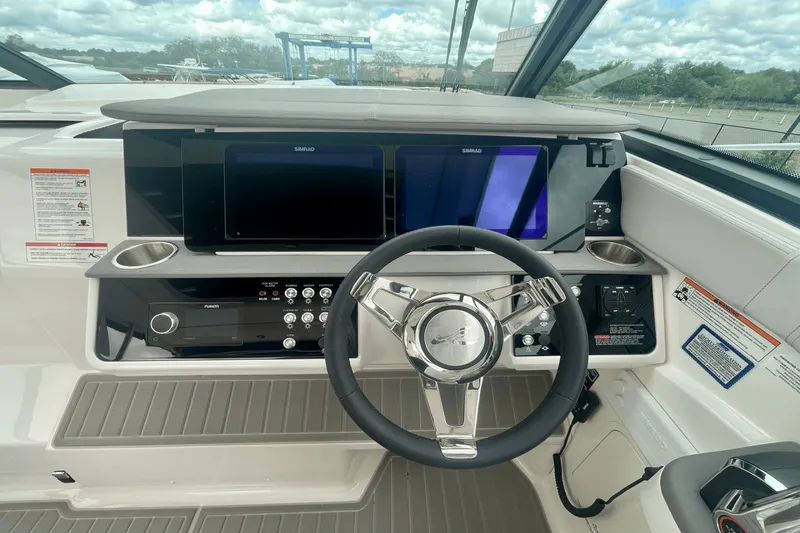 Slide: The Image of Sea Ray Sundancer 320 Outboard 2026 - 16