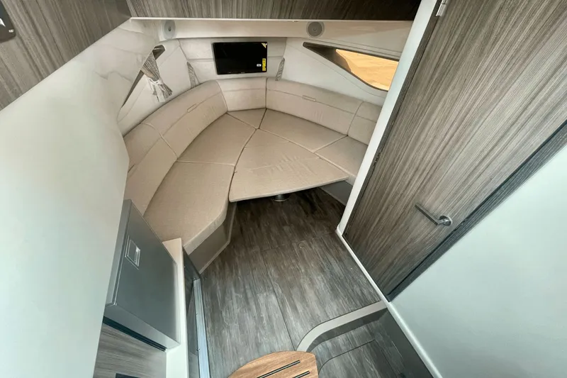 Slide: The Image of Sea Ray Sundancer 320 Outboard 2026 - 17