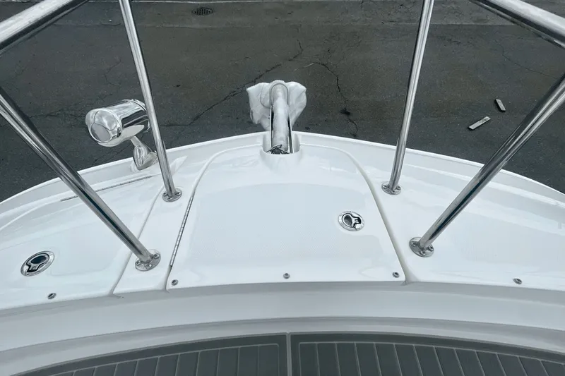 Slide: The Image of Sea Ray Sundancer 320 Outboard 2026 - 28