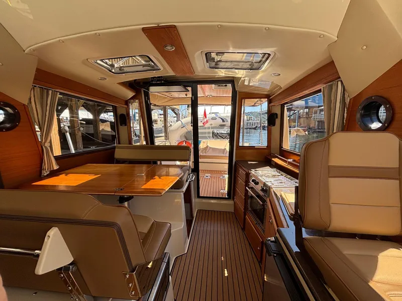 Slide: The Image of Ranger Tugs R-29 S - Looking Aft - 2