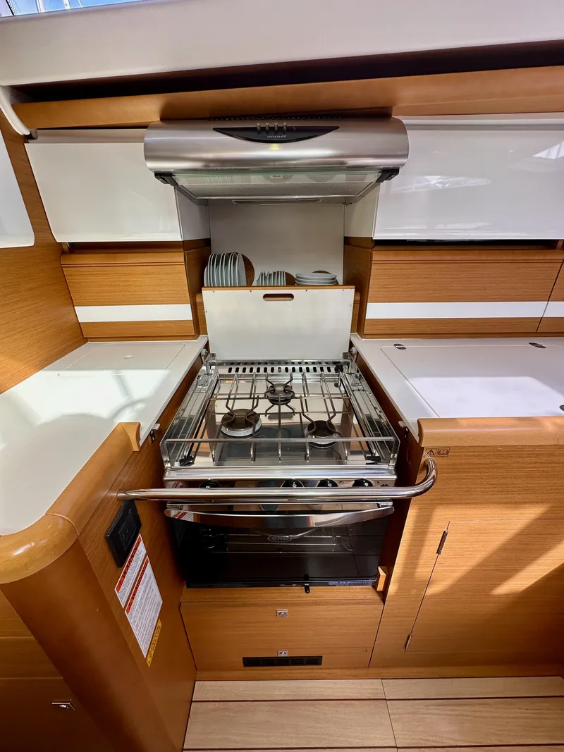 Slide: The Image of Jeanneau 57 2014 - 76