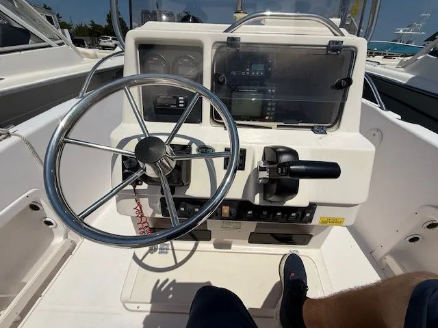 Slide: The Image of Grady-White 209 2001 - 11