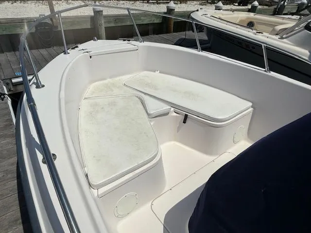 Slide: The Image of Grady-White 209 2001 - 5