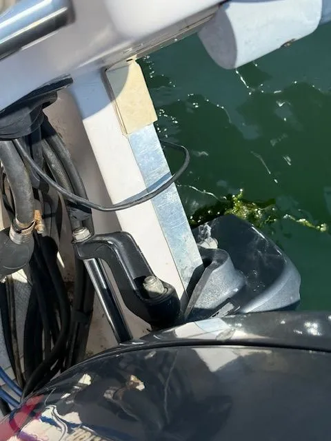 Slide: The Image of Grady-White 209 2001 - 7