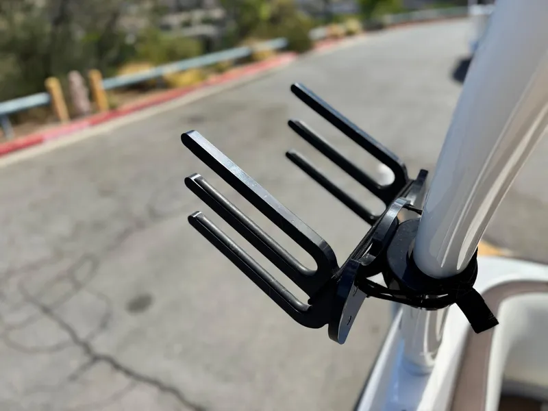 Slide: The Image of Wakeboard rack on a 2022 Yamaha Boats AR 195 S. - 20