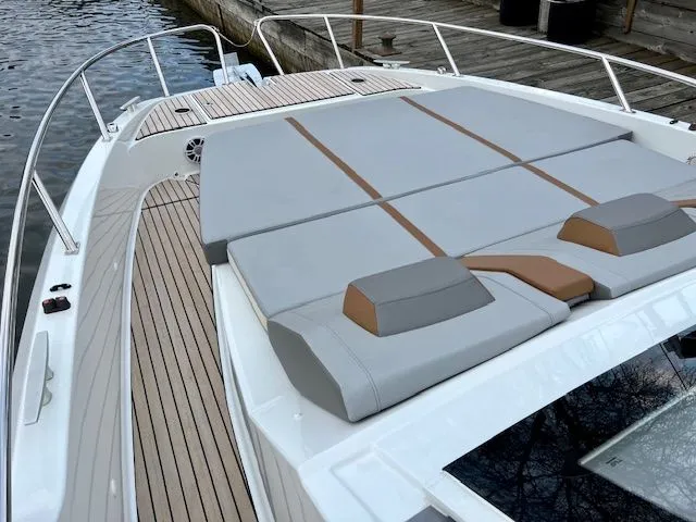 Slide: The Image of Beneteau Gran Turismo 32 2023 - 6
