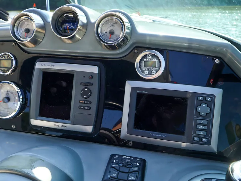 Slide: The Image of Dashboard of 2013 Formula 290 Bowrider with Garmin GPS and SmartCraft displays. - 11