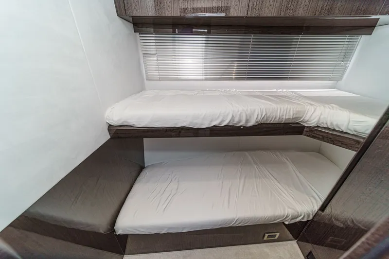 Slide: The Image of Galeon 500 Fly 2024 - 26