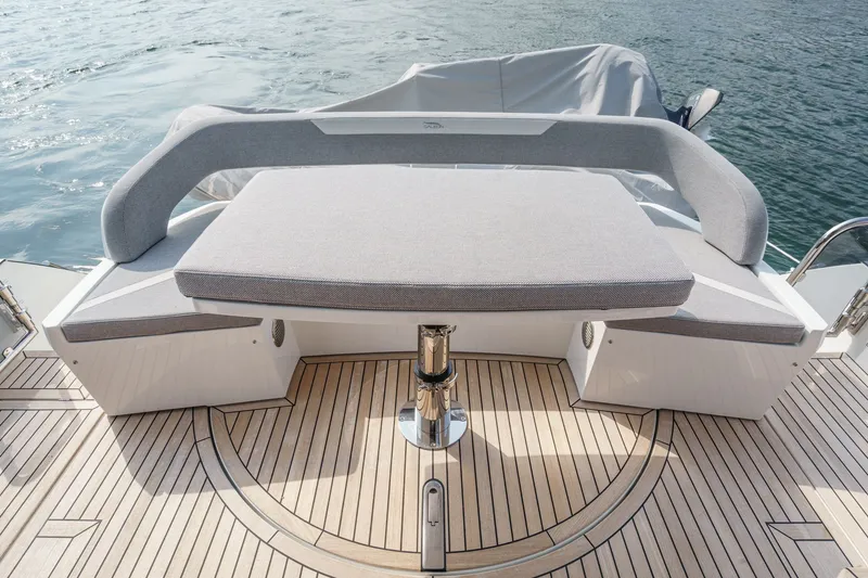 Slide: The Image of Galeon 500 Fly 2024 - 29