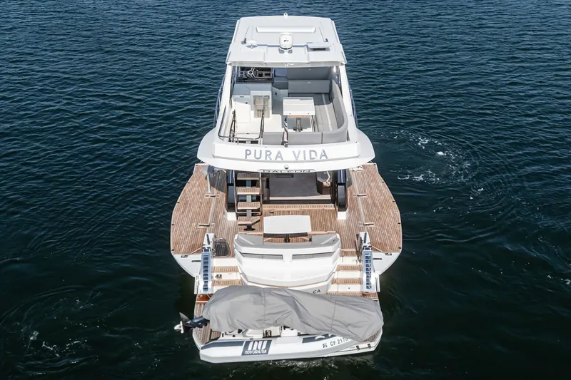 Slide: The Image of Galeon 500 Fly 2024 - 3