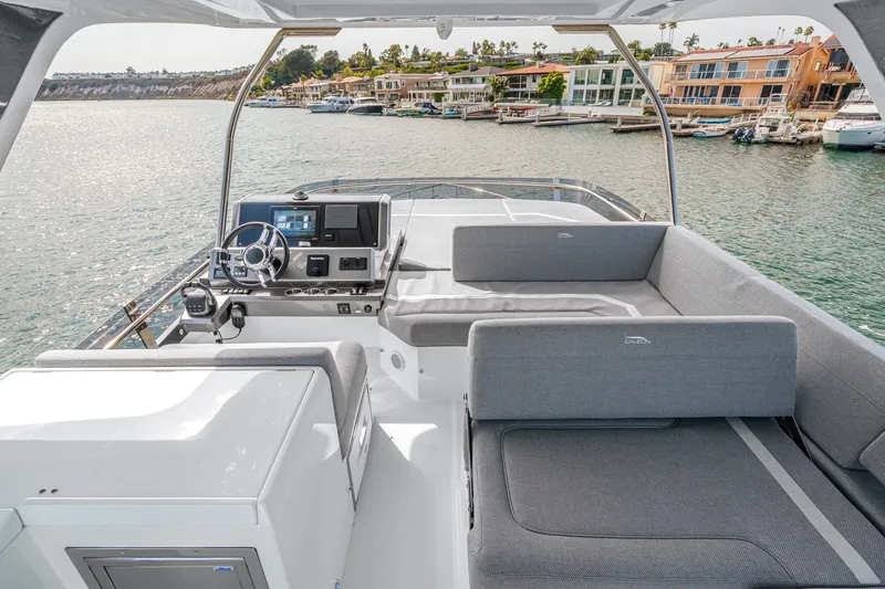 Slide: The Image of Galeon 500 Fly 2024 - 36
