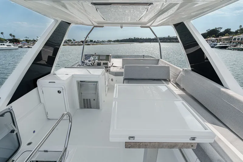 Slide: The Image of Galeon 500 Fly 2024 - 37