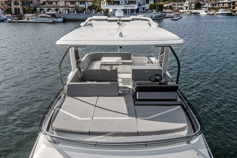 Slide: The Image of Galeon 500 Fly 2024 - 42