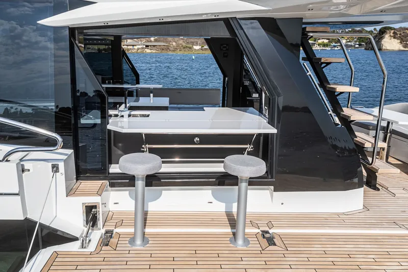 Slide: The Image of Galeon 500 Fly 2024 - 44