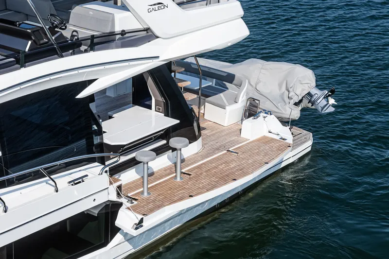 Slide: The Image of Galeon 500 Fly 2024 - 45