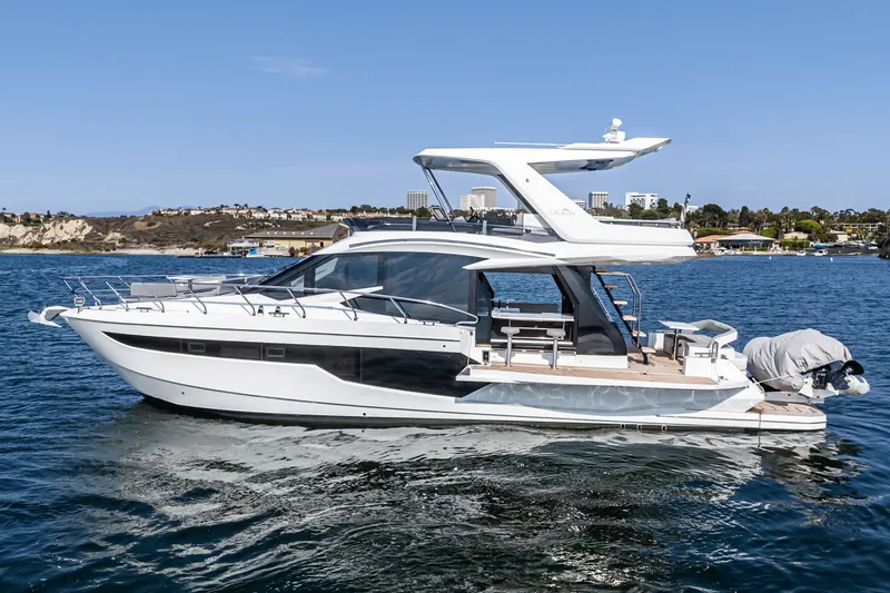 Slide: The Image of Galeon 500 Fly 2024 - 48