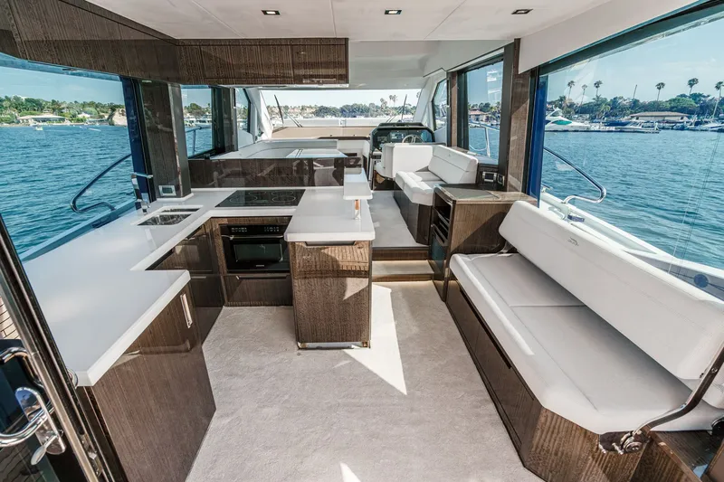 Slide: The Image of Galeon 500 Fly 2024 - 5