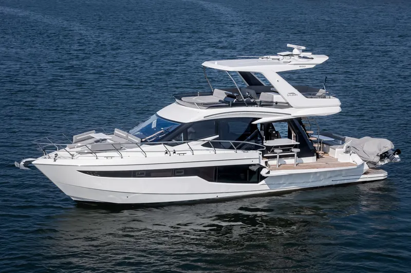 Slide: The Image of Galeon 500 Fly 2024 - 52