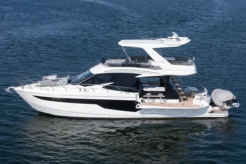Slide: The Image of Galeon 500 Fly 2024 - 53