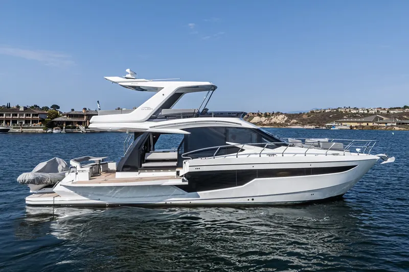 Slide: The Image of Galeon 500 Fly 2024 - 56