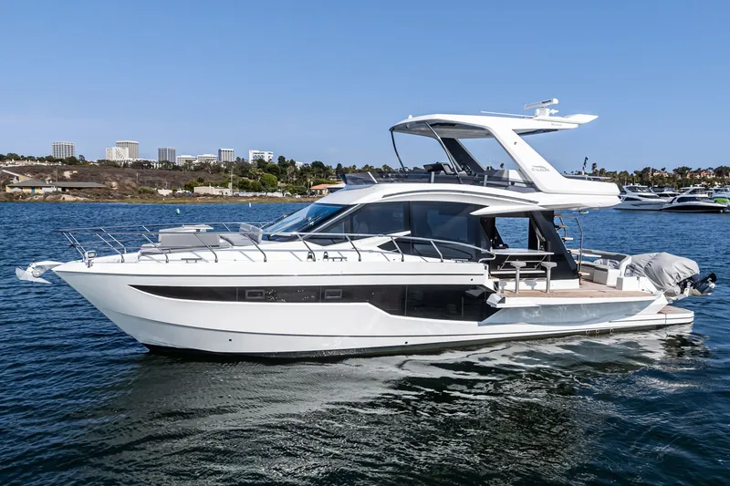Slide: The Image of Galeon 500 Fly 2024 - 58