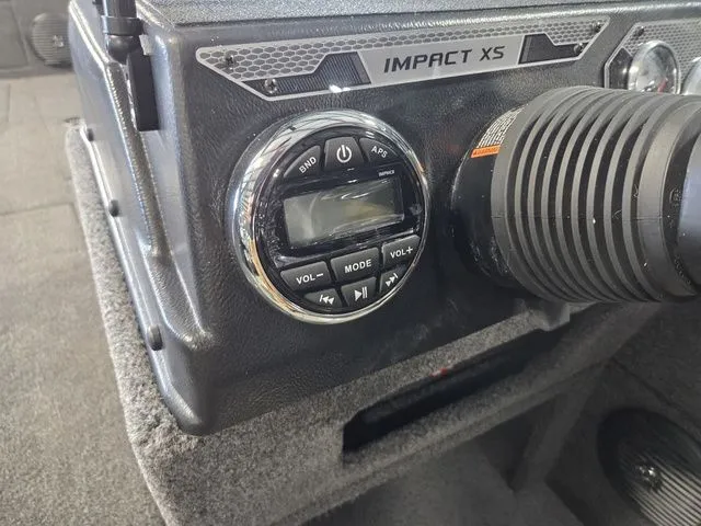 Slide: The Image of Lund 1775 Impact XS Sport 2026 - 11