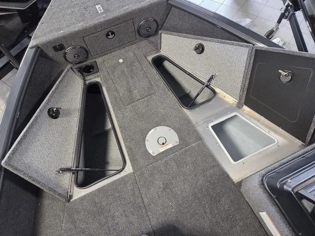 Slide: The Image of Lund 1775 Impact XS Sport 2026 - 16