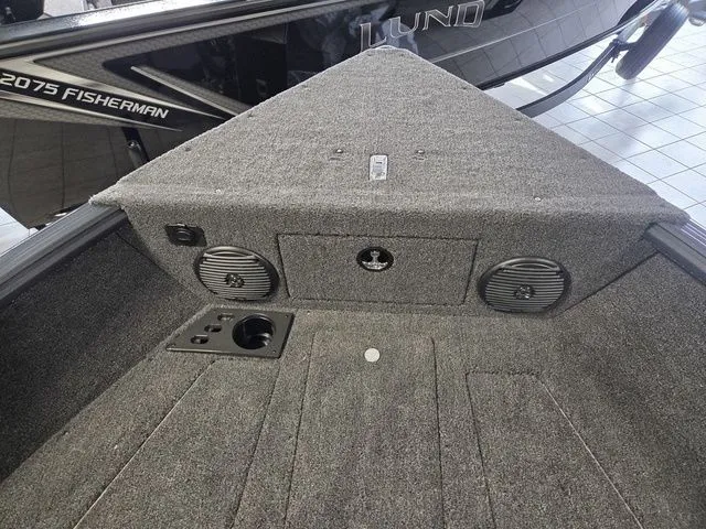 Slide: The Image of Lund 1775 Impact XS Sport 2026 - 20