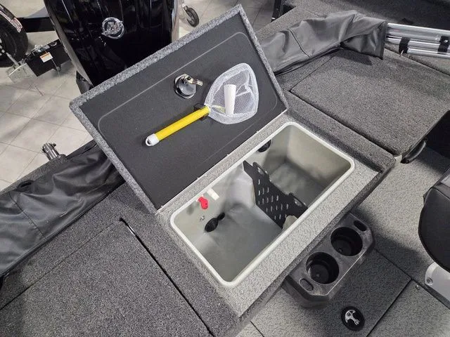 Slide: The Image of Lund 1775 Impact XS Sport 2026 - 6