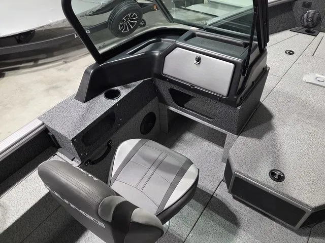 Slide: The Image of Lund 1775 Impact XS Sport 2026 - 15