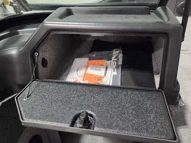 Slide: The Image of Lund 1775 Impact XS Sport 2026 - 16